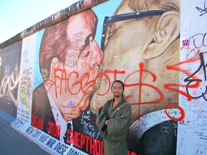 ベルリンの壁　和服